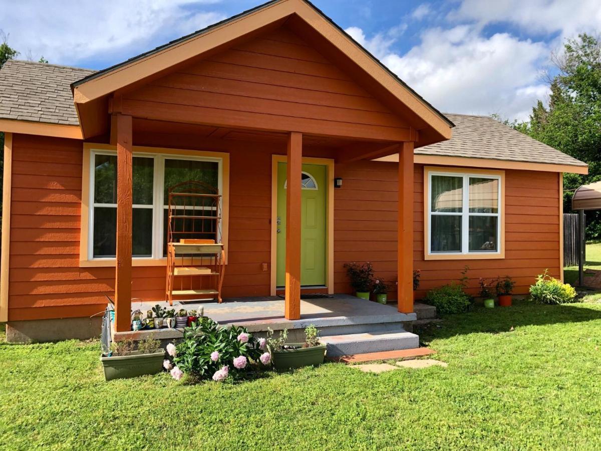Ez 1 Mile To Fort Sill! Pumpkin Cottage Sleeps 9, Grills, Firepit, Laundry Lawton Extérieur photo